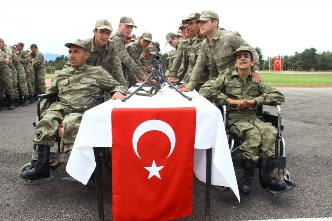 Balıkesir&rsquo;de Engellilerin Askerlik Sevinci