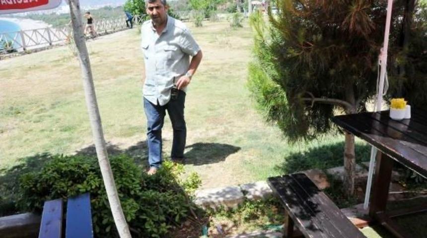 Tartıştığı Eşini Ve Üvey Oğlunu Bıçakladı