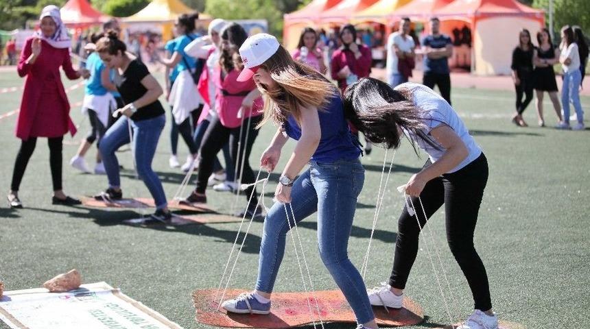Ga&uuml;n&rsquo;de Bahar Şenliği Dolu Dolu Kutlanıyor