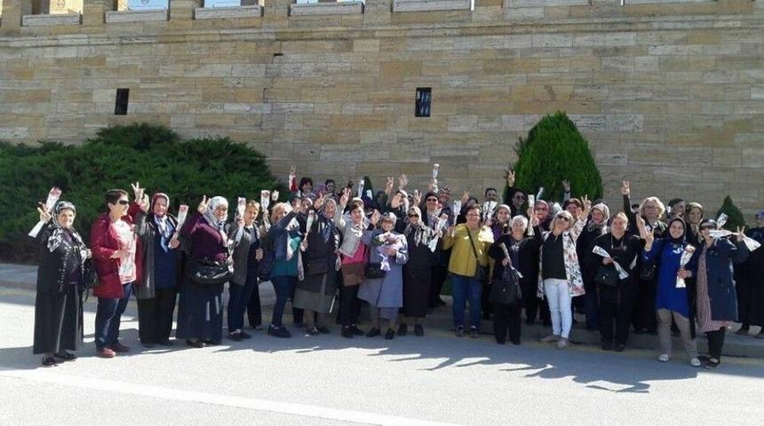 Sinop Belediyesinden Annelere Anıtkabir Gezisi