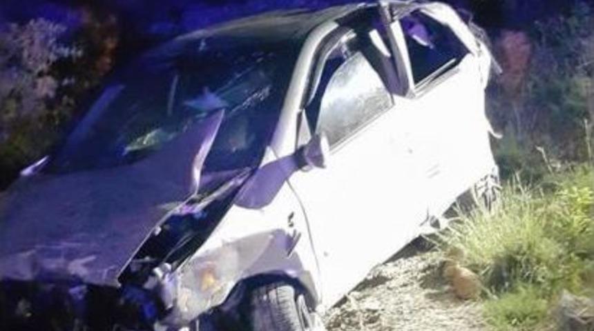 180 Metrelik U&ccedil;urumdan Yuvarlanan Otomobilden Sağ &Ccedil;ıktılar