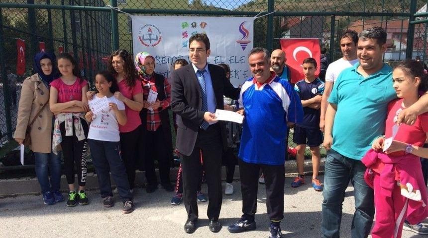 Boz&uuml;y&uuml;k&rsquo;te &Ouml;ğrenci Veli El Ele Spor Etkinliği D&uuml;zenlendi