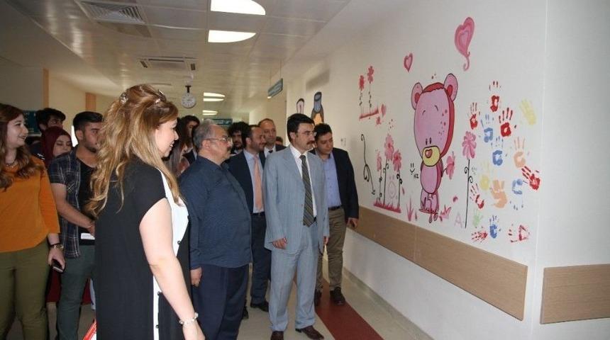 Hastaneden Korkan &Ccedil;ocuklara Sanatsal Terapi