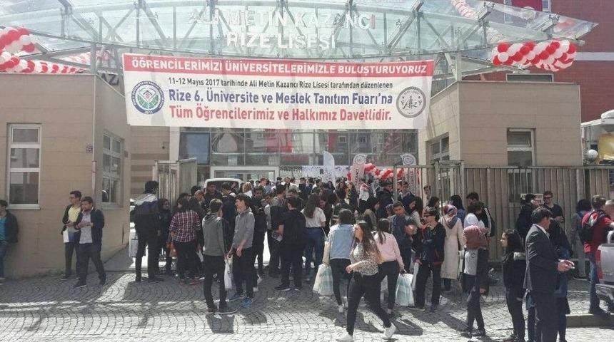 Nişantaşı &Uuml;niversitesi Rize&rsquo;deki Fuarın İlgi Odağı Oldu