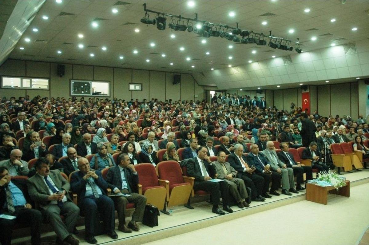 Van&rsquo;da &lsquo;din Karşıtı &Ccedil;ağdaş Akımlar Ve Deizm&rsquo; Sempozyumu