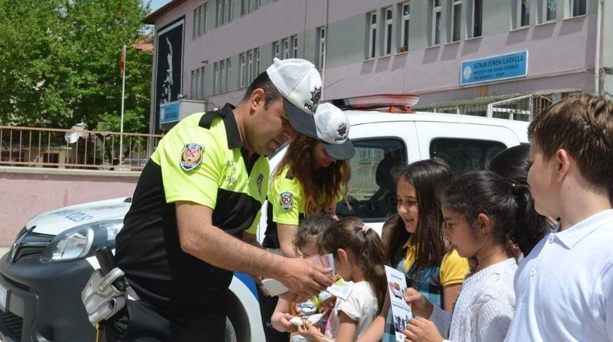 Kula&rsquo;da &Ouml;ğrencilere Uygulamalı Trafik Dersi