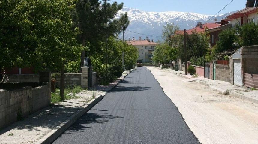 Asfalt Ve Kaldırım Yenileme &Ccedil;alışmaları Devam Ediyor