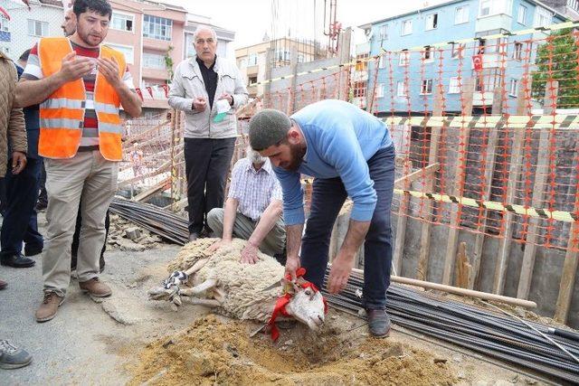 Gaziosmanpaşa&rsquo;da Hacı Veyis Camii&rsquo;nin Temeli Atıldı 3