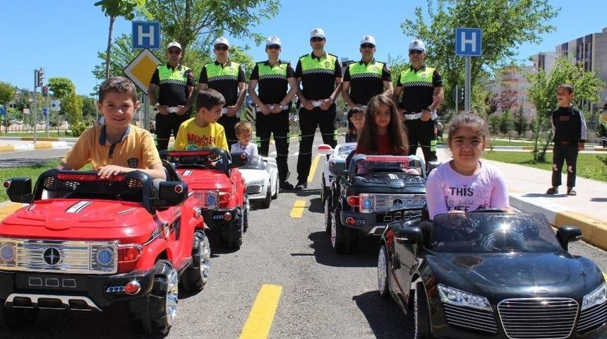 &Ccedil;ocuklar İ&ccedil;in Uygulamalı Trafik Eğitim Parkı Hizmete A&ccedil;ıldı