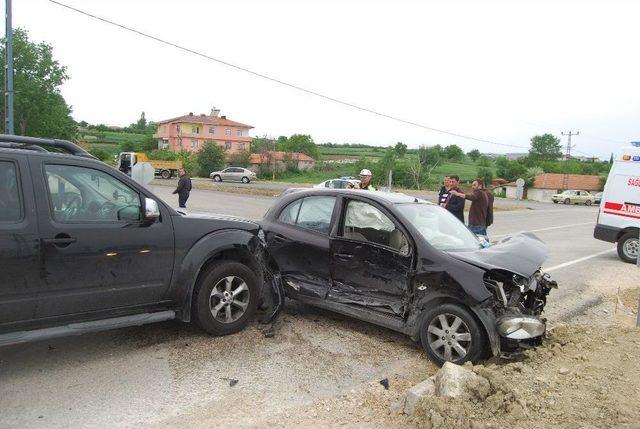 Tekirdağ’da Zincirleme Kaza: 3 Yaralı