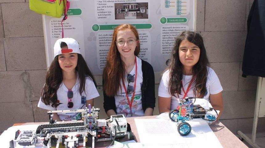 &Ccedil;ocukların Bilim Fuarında Yaptıkları Projeler B&uuml;y&uuml;k İlgi G&ouml;rd&uuml;