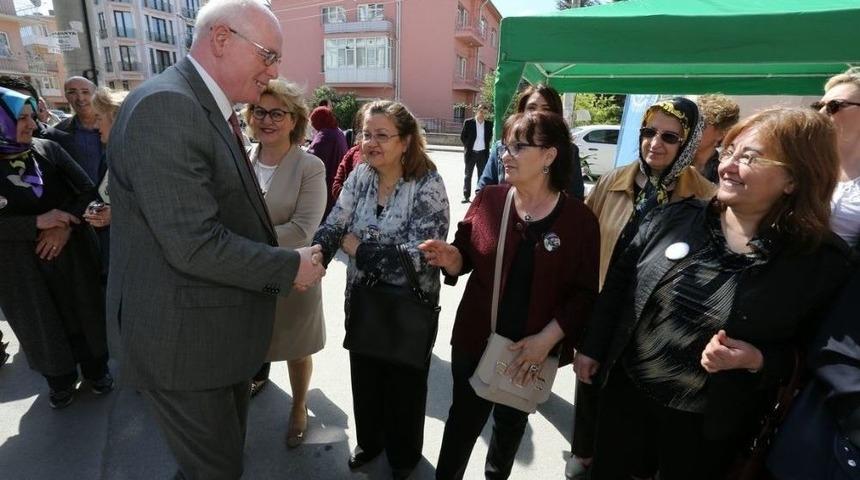 Kadınların El Emeği G&ouml;z Nuru &Uuml;r&uuml;nleri Sergileniyor