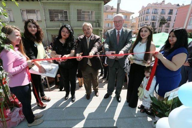 Kadınların El Emeği Göz Nuru Ürünleri Sergileniyor