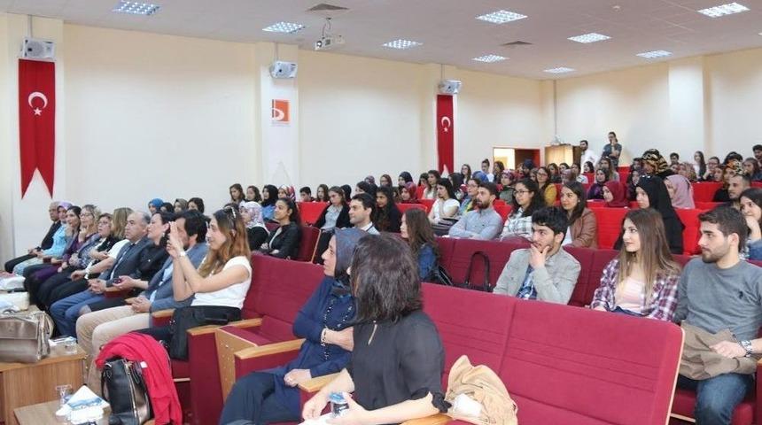 Sağlık Y&uuml;ksekokulu Hemşirelik Haftası Programı D&uuml;zenledi