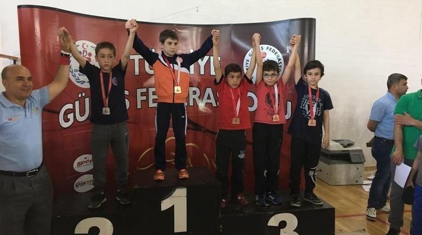 Umurbey&rsquo;li G&uuml;reş&ccedil;ilerden B&uuml;y&uuml;k Başarı