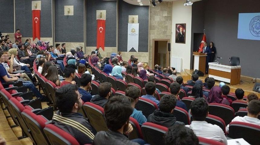 S&uuml;&rsquo;de "sel&ccedil;uklu Ve Erken Osmanlı D&ouml;neminde Vefaiyye Tarikatı" Konuşuldu