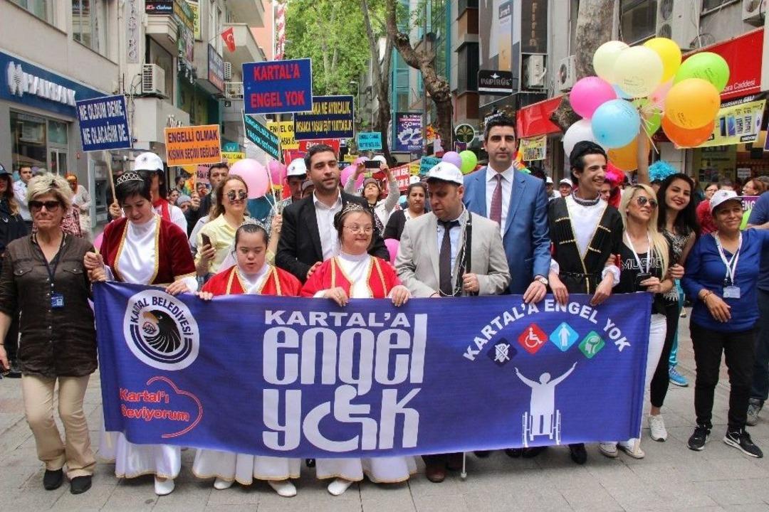 Suzan Kardeş Engelliler İ&ccedil;in Konser Verdi