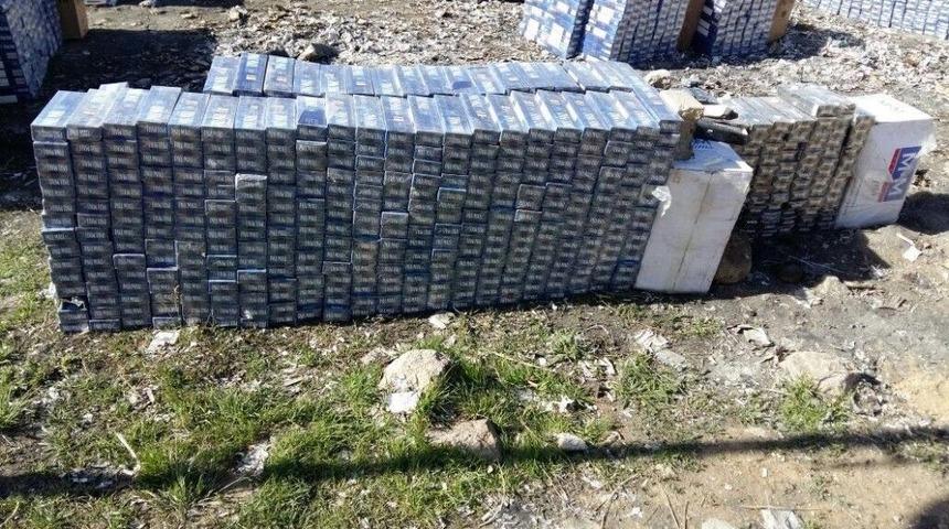 &Ccedil;aldıran&rsquo;da 34 Bin 210 Paket Ka&ccedil;ak Sigara Ele Ge&ccedil;irildi