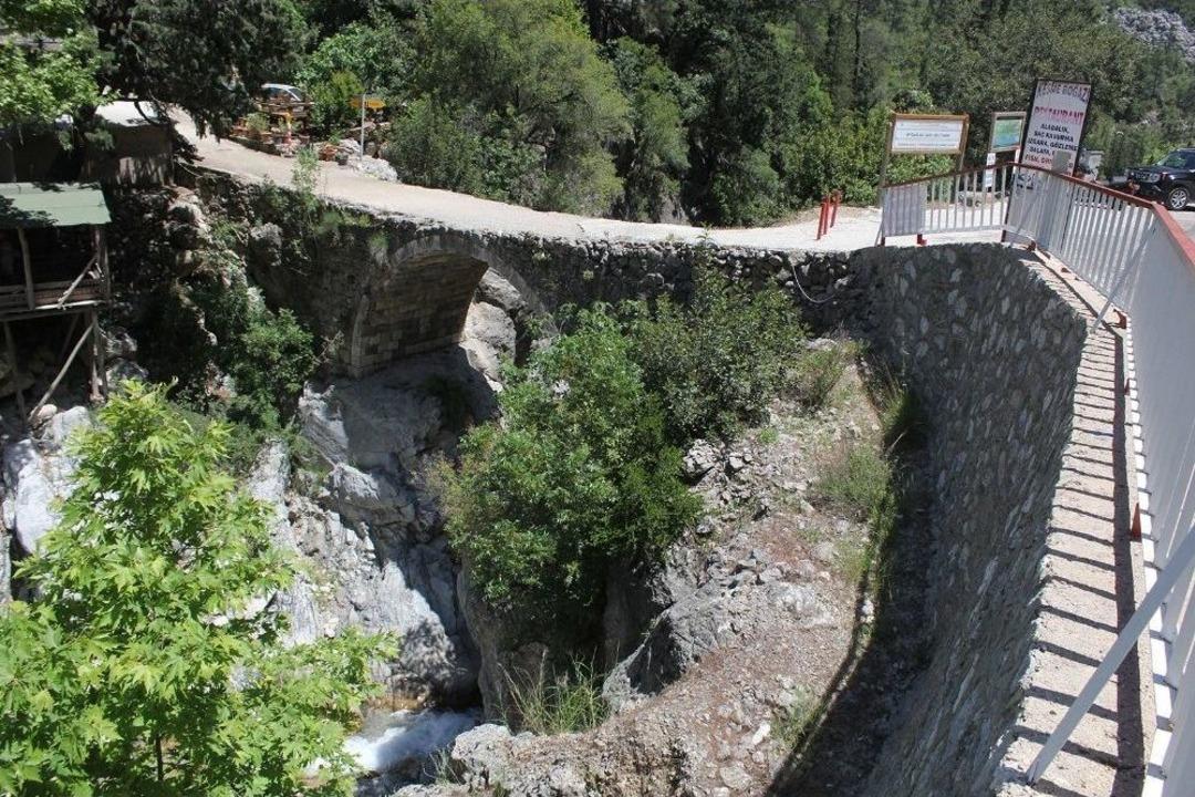 Rus Turistlerin 20 Metreden D&uuml;şt&uuml;ğ&uuml; Kanyonda Tehlike Devam Ediyor