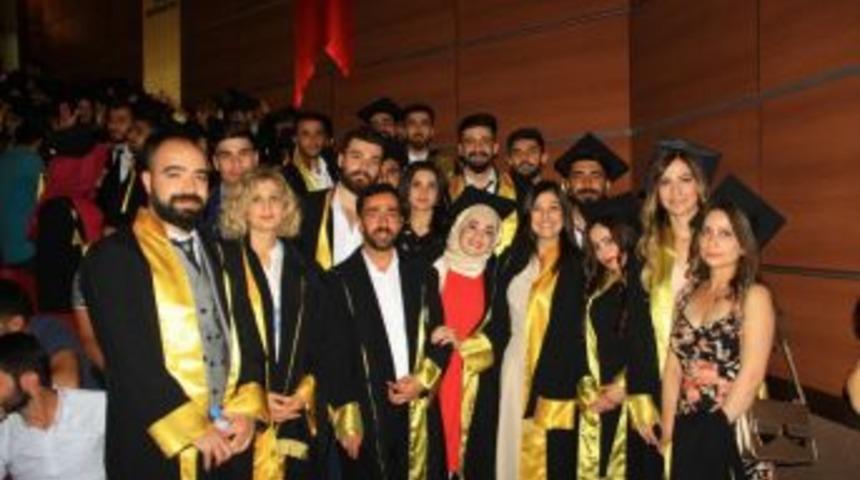 D&uuml;&rsquo;de Coşkulu Mezuniyet