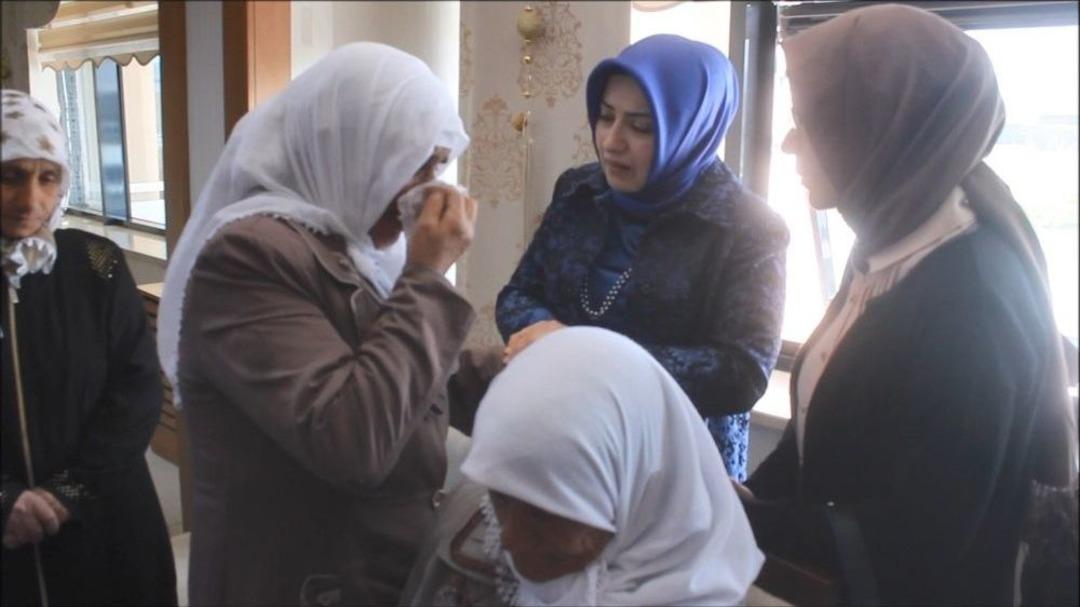 Gazi Ve Şehit Anneleri Bu Defa Tend&uuml;rek Şehitlerine Ağladılar