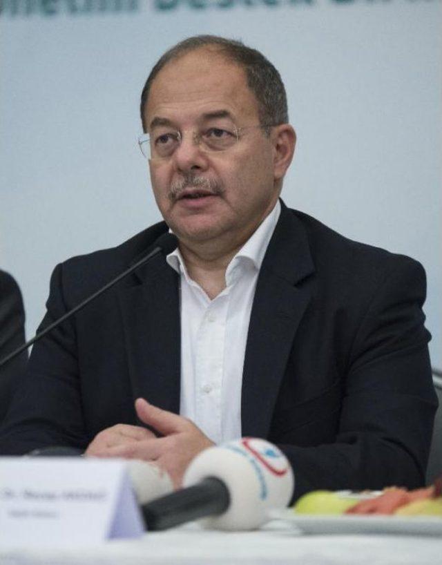 Recep Akdağ 