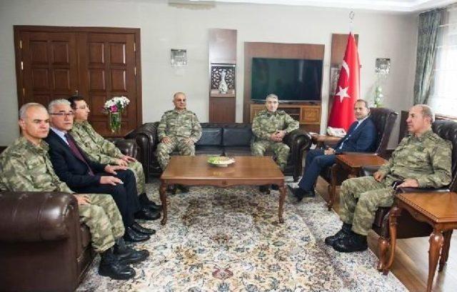 3 &uuml;nc&uuml; Ordu Komutanı, Van Valisini Ziyaret Etti 1