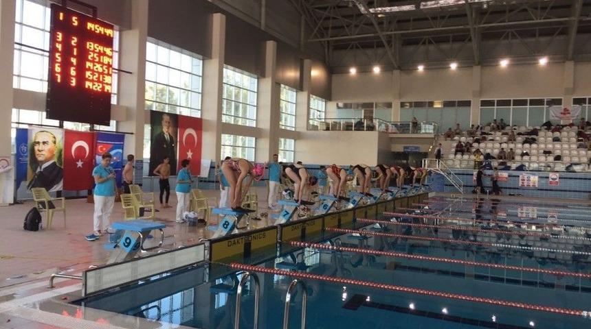 Paletli Y&uuml;zme Yarışlarında İkinci G&uuml;n M&uuml;sabakaları Tamamlandı