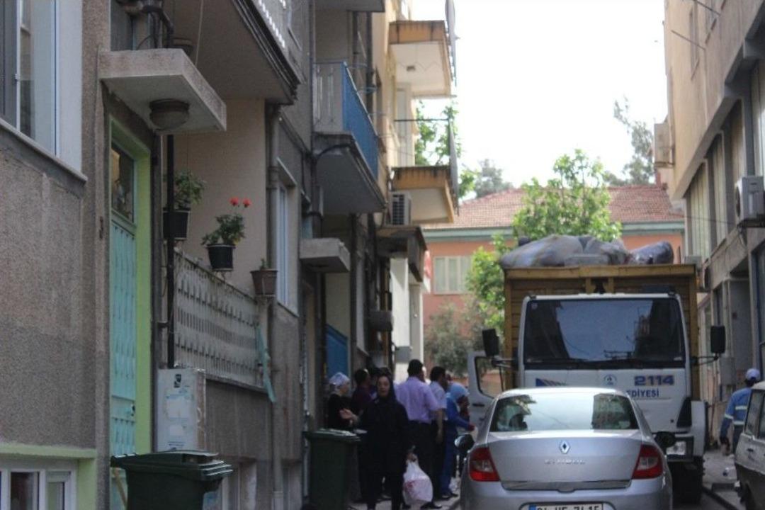 Evden 4 Kamyon &Ccedil;&ouml;p &Ccedil;ıktı