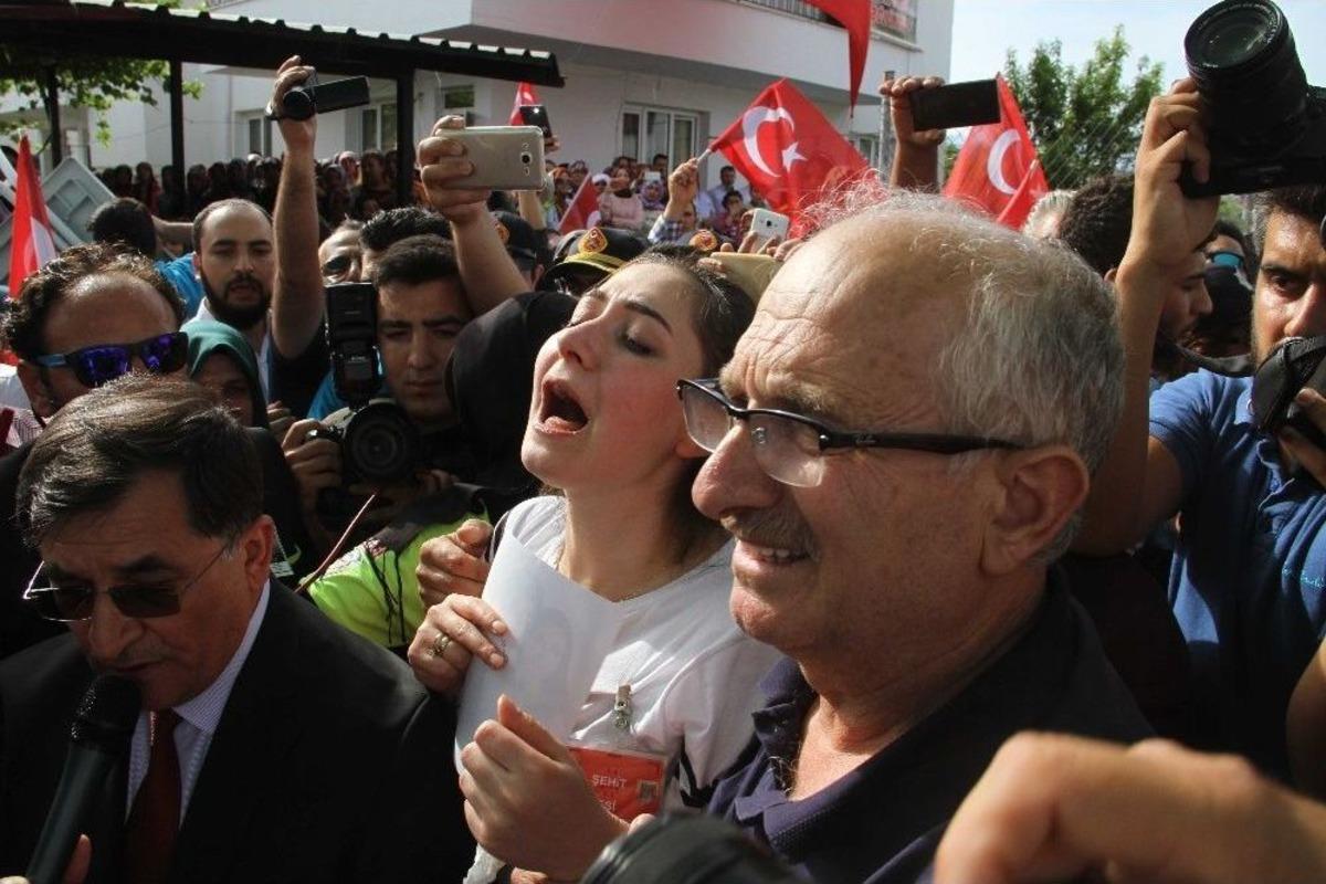 Şehit Uzman Onbaşıyı Son Yolculuğuna Binler Uğurladı