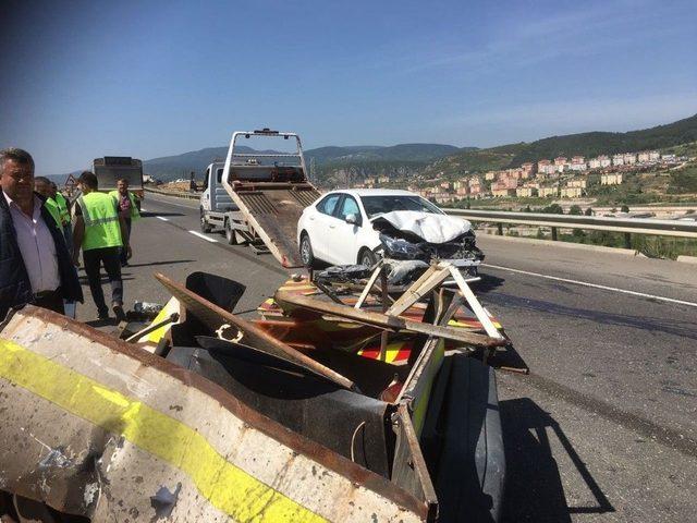 Asfalt Çizgi Uygulaması Yapan Kamyona Arkadan Çarptı; 2 Yaralı