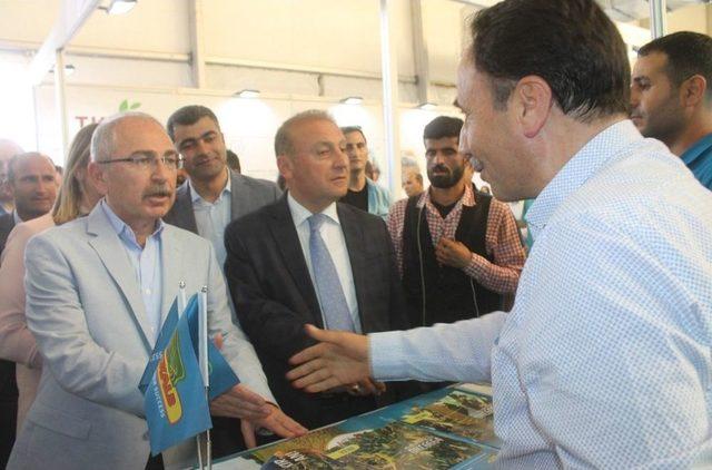 Mardin&rsquo;de, Tarım Fuarı Protokol Kriziyle A&ccedil;ıldı 1