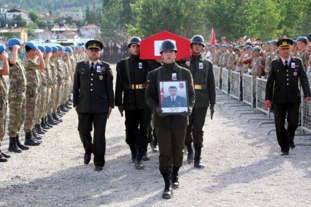 Şehit Uzman Onbaşı yı Seydikemer de 5 Bin Kişi Uğurladı 2