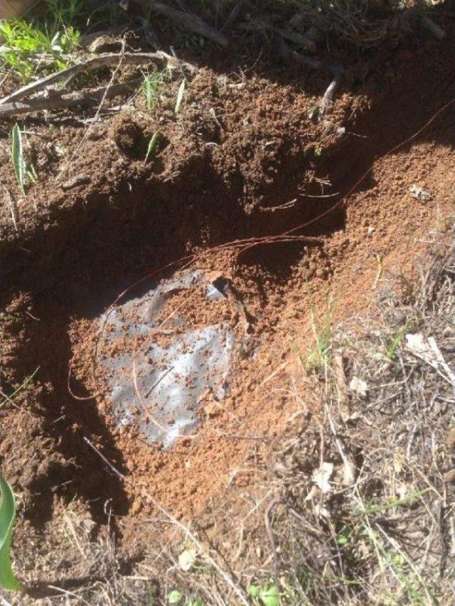 Şenyayla Kırsalında Ter&ouml;ristlere Ait Patlayıcılar Imha Edildi 3