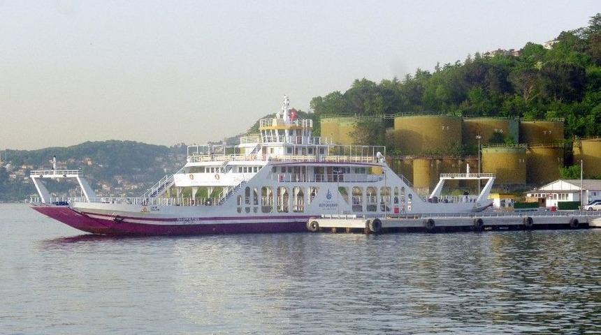 Geri Manevra Yapan Arabalı Vapur, Tekneye &Ccedil;arptı