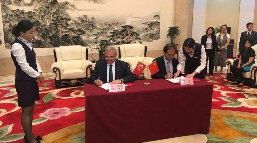 Antalya&rsquo;ya &Ccedil;inli Kardeş