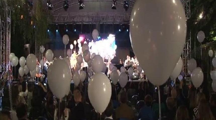 Fransız Sarayı'nda Avrupa G&uuml;n&uuml; Suriyeli &Ccedil;ocukların Şarkılarıyla Kutlandı