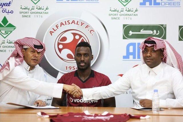 İmza T&ouml;reninde İlgin&ccedil; Olay 2