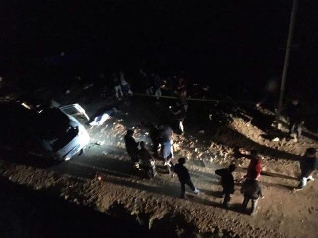 Yayladağı nda Kaza: 2 &Ouml;l&uuml;, 3 Yaralı 1