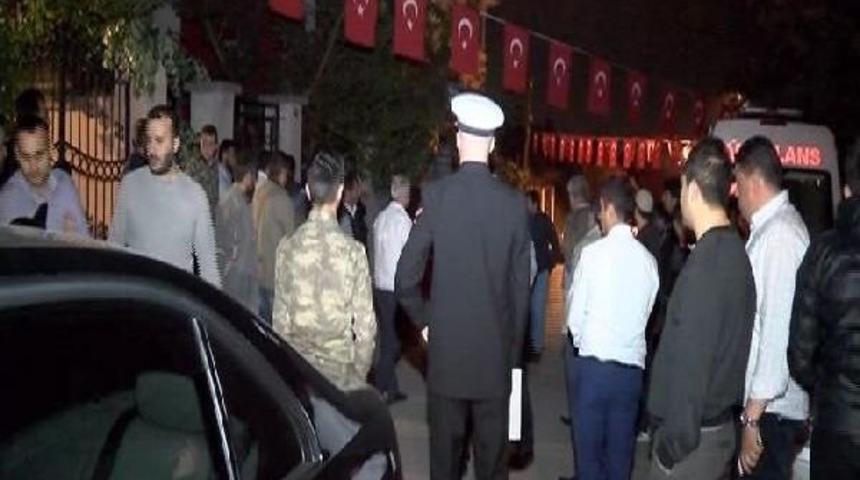 Şırnak'ta Şehit Olan H&uuml;seyin Işık'ın Baba Evine Ateş D&uuml;şt&uuml;