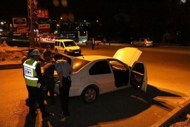 Adıyaman da Park Halindeki Otomobilde Yangın 2