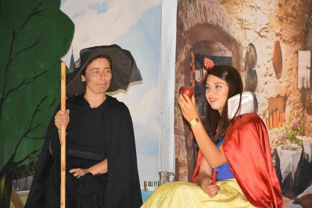 Engellilerin Sorunlarına Tiyatroyla Dikkat &Ccedil;ektiler 3