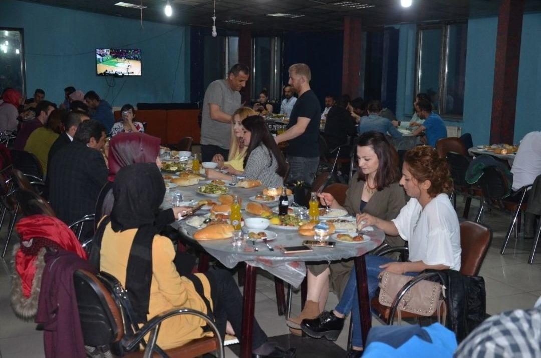 Y&uuml;ksekova&rsquo;da Hemşireler G&uuml;n&uuml; Kutlandı