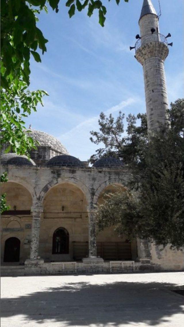 Laal Paşa Camii Ramazan Öncesi Restore İçin Kapandı, Vatandaş Tepkili