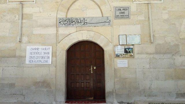 Laal Paşa Camii Ramazan Öncesi Restore İçin Kapandı, Vatandaş Tepkili