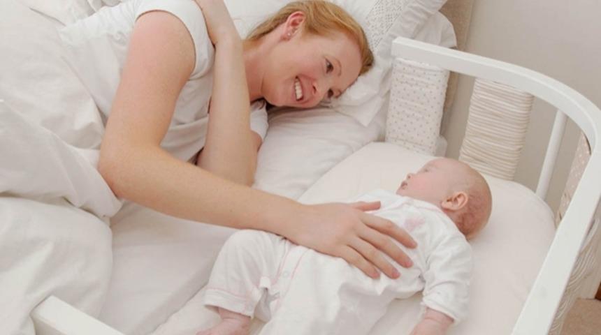 Bebeğinizi sakın bu pozisyonda emzirmeyin