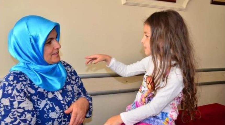 Anne- Kız Arasında 'sessiz Sevgi'