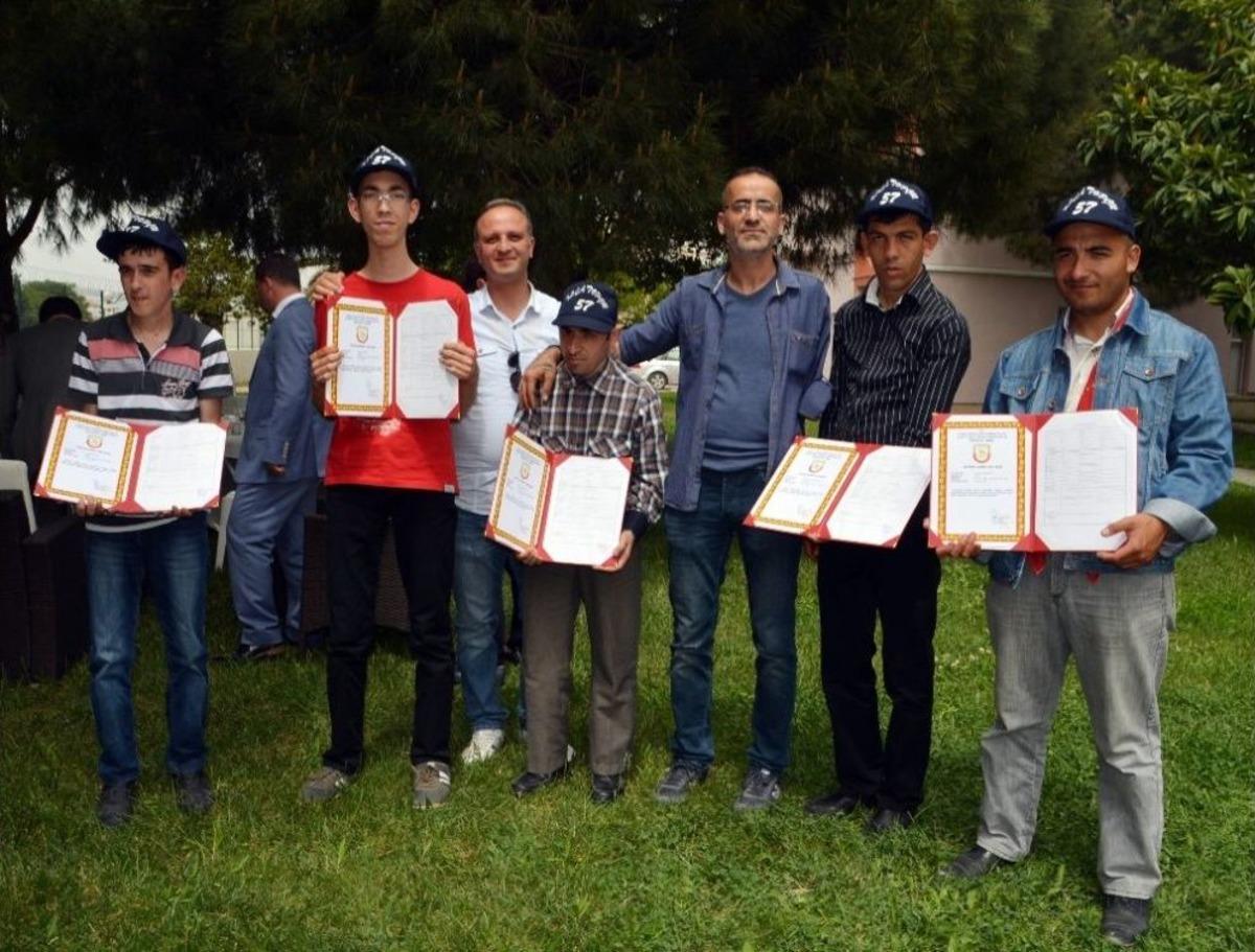 Beş Engelli Gen&ccedil; Asker Olup Terhis Oldu