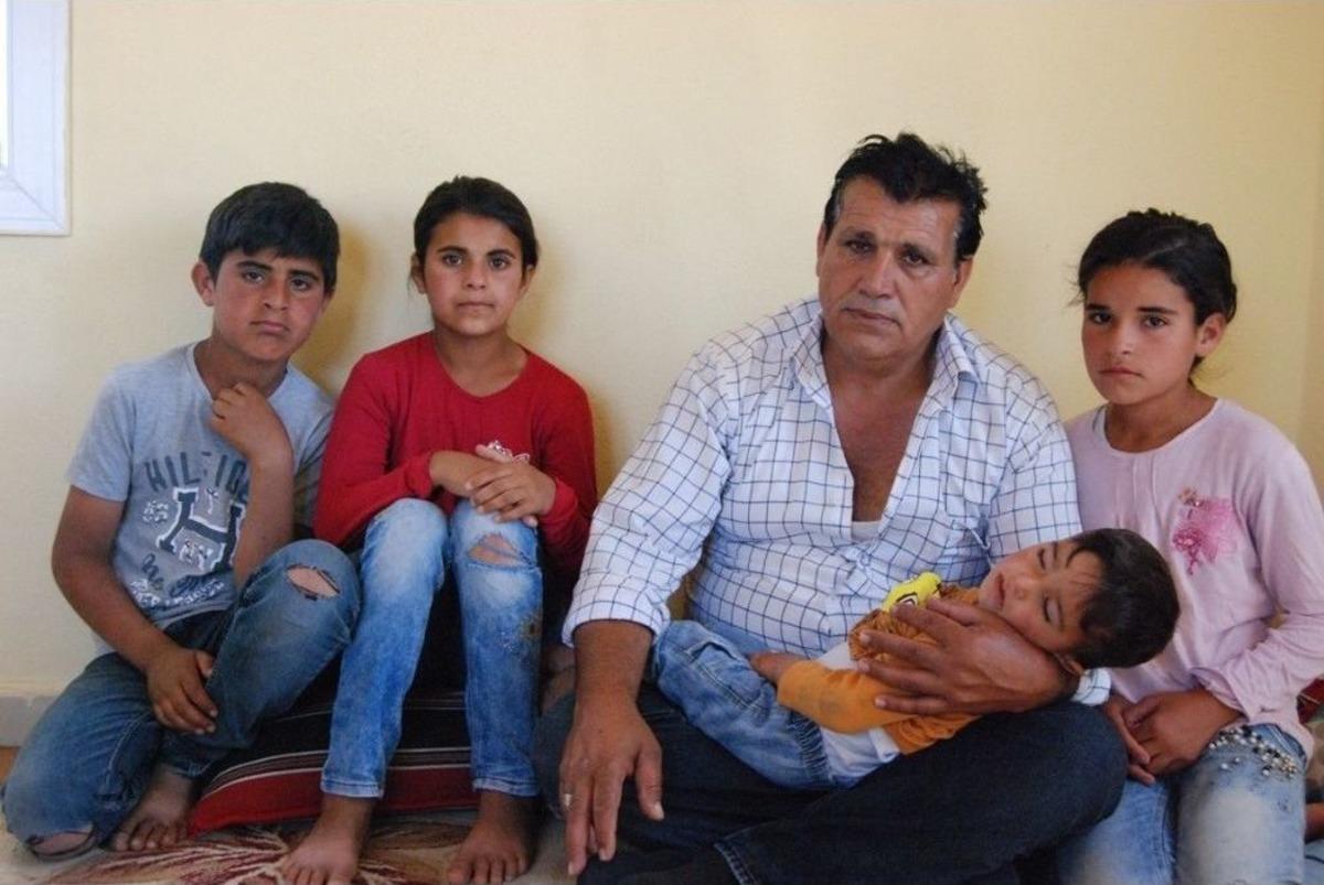 7 &Ccedil;ocuk Babası Cuma Akkan, 8 Yıldır &Ccedil;ocuklarına Annelik Yapıyor