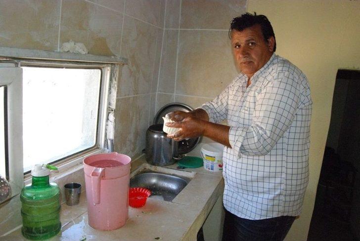 7 Çocuk Babası Cuma Akkan, 8 Yıldır Çocuklarına Annelik Yapıyor G2